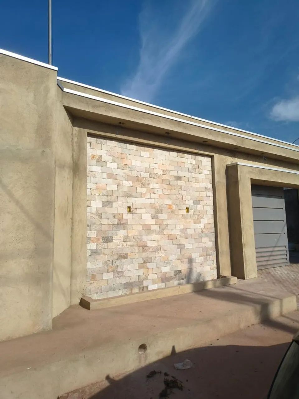 Precisou de pedreiro profissional  e só chamar *47* construímos  e reformamos * 