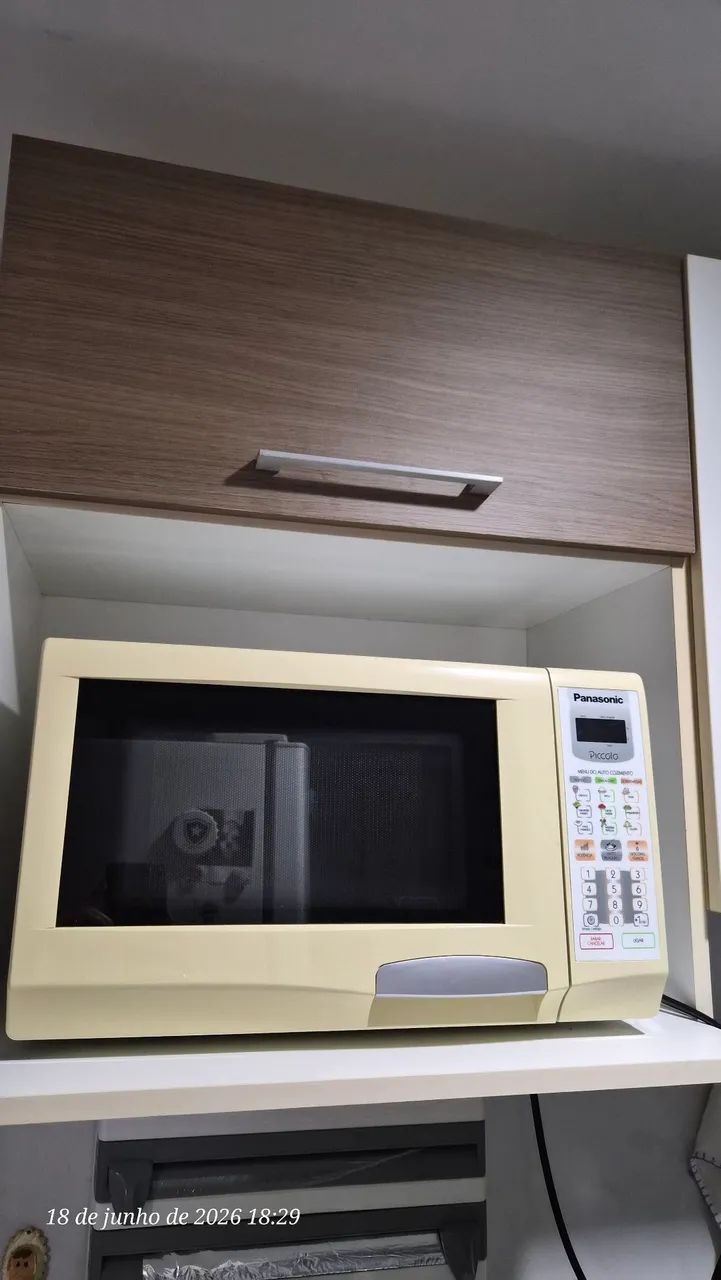 Micro ondas Panasonic 22L