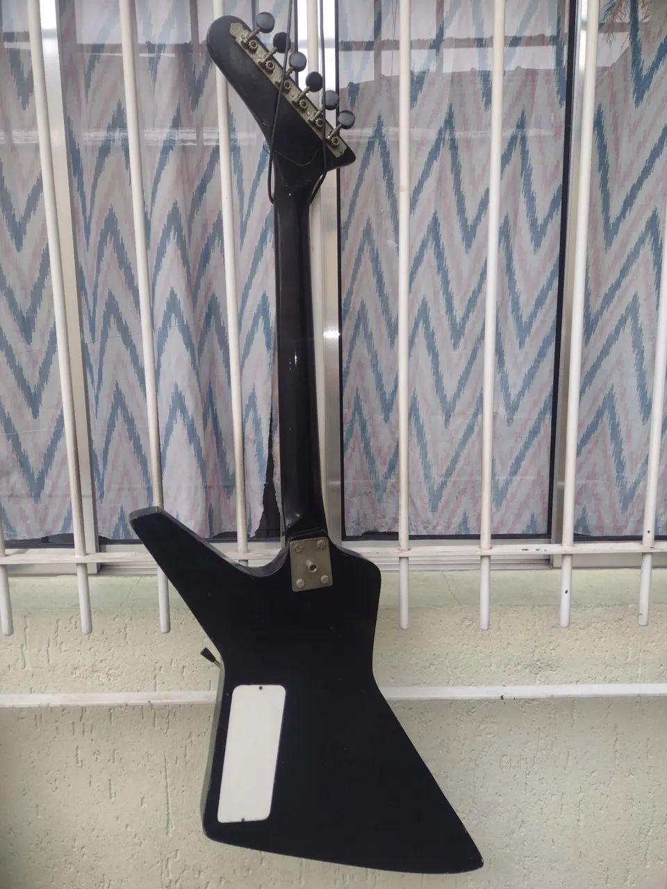 GUITARRA JENIFER EXPLORER LS - Foto 5