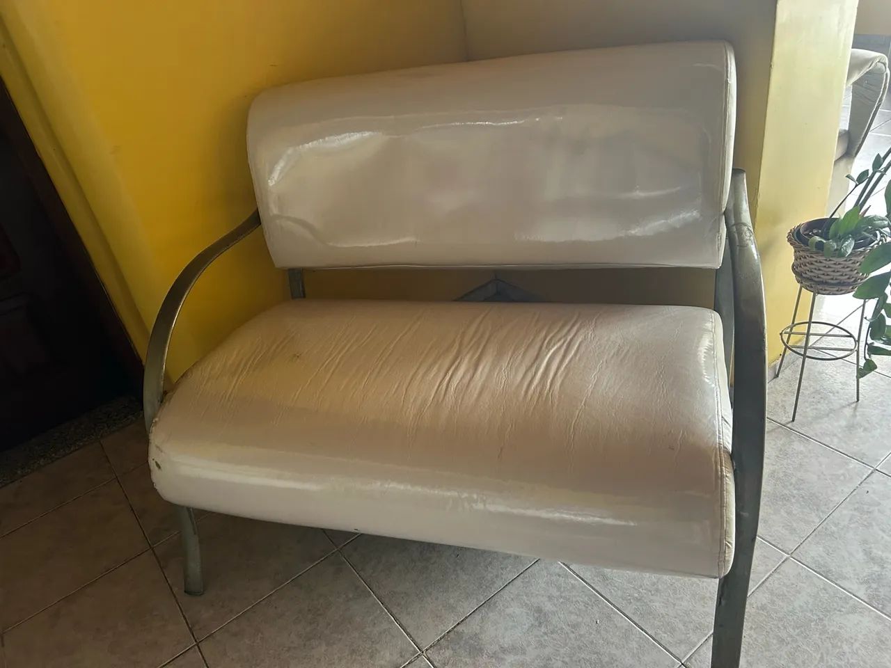 Sofá e cadeiras  - Foto 2