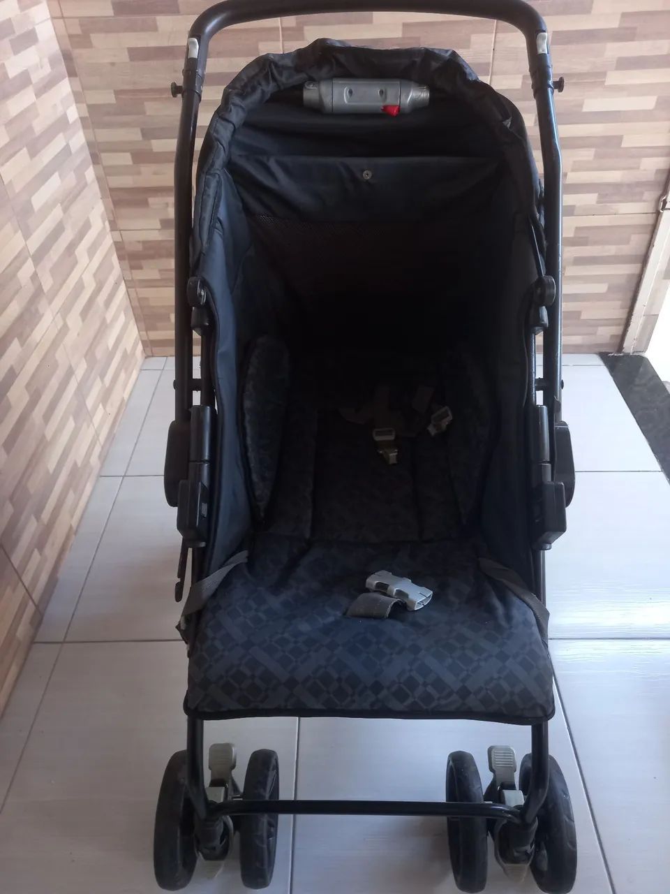 Vendo carrinho  de bebê bem conservado  - Foto 2