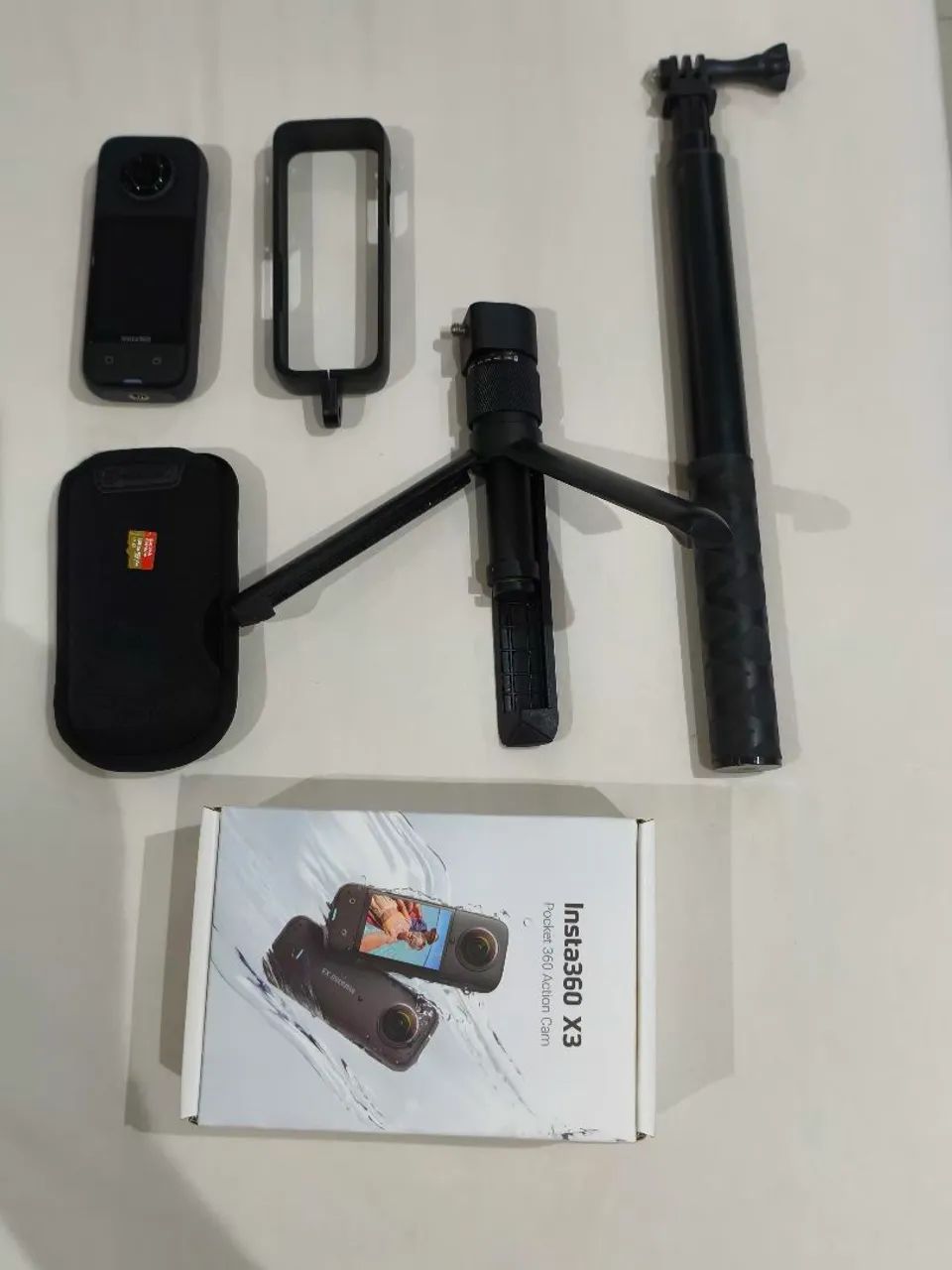 câmera insta 360 x3   (na caixa)