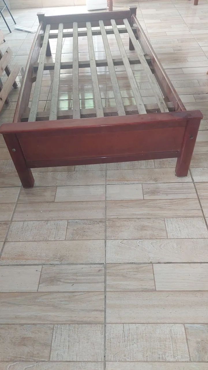 Vendo 1 cama de casal e 1 de solteiro. A de solteiro vai com colchão Probel de espuma - Foto 2