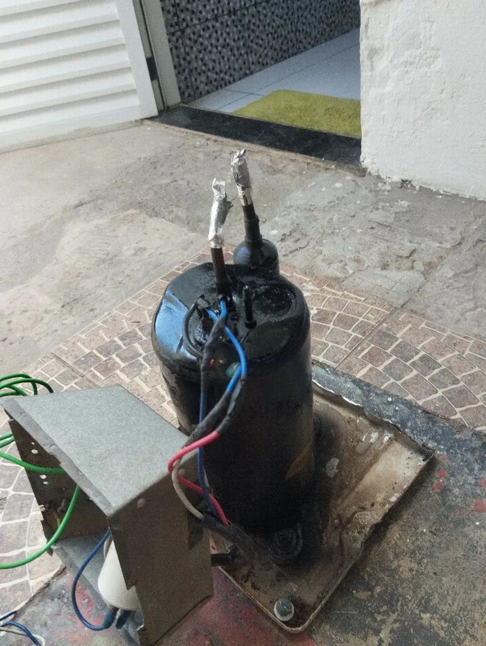 COMPRESSOR DE AR CONDICIONADO DE 9.000 BTU'S