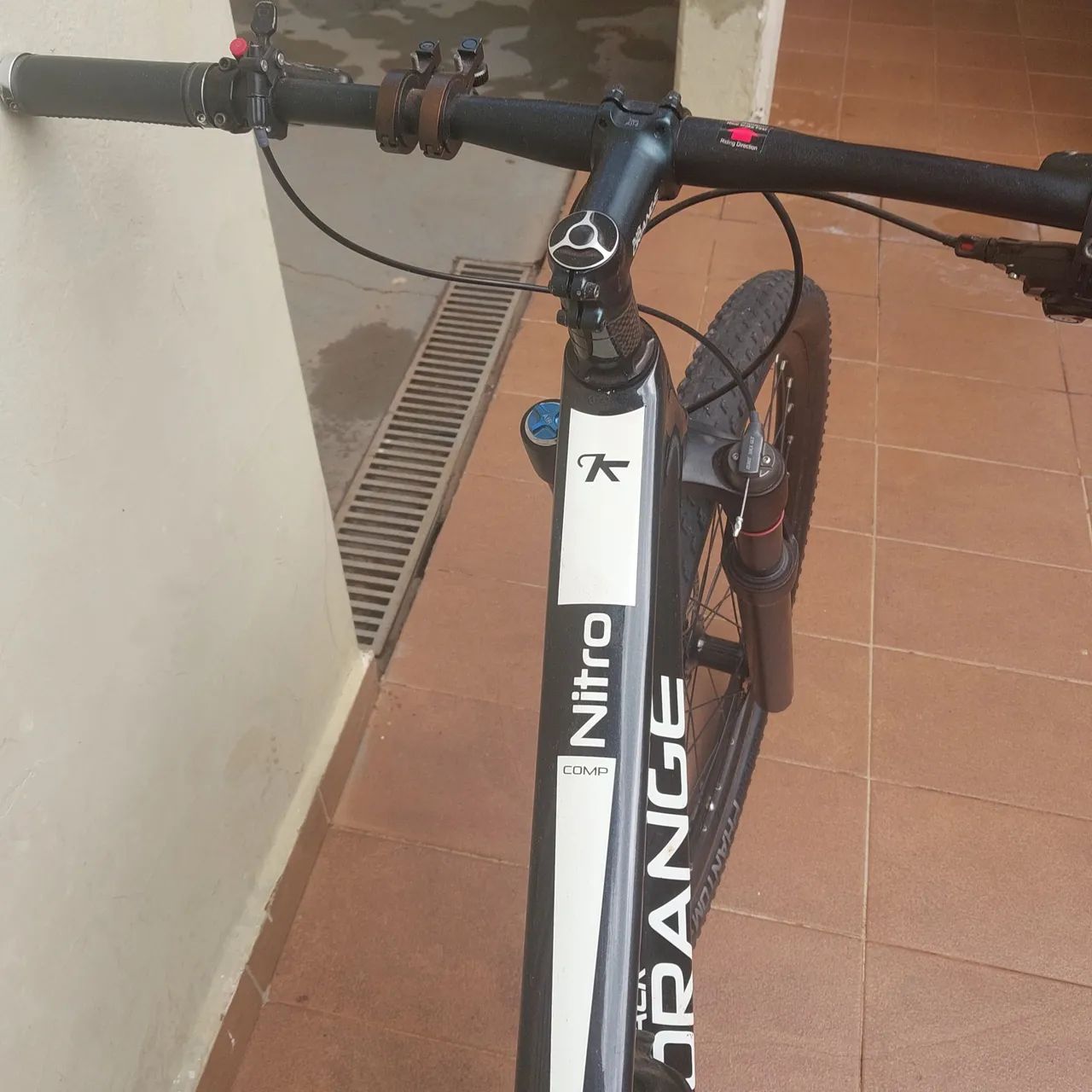 Bike Carbono 12 velocidades Semi Nova Black Orange pouco rodada 