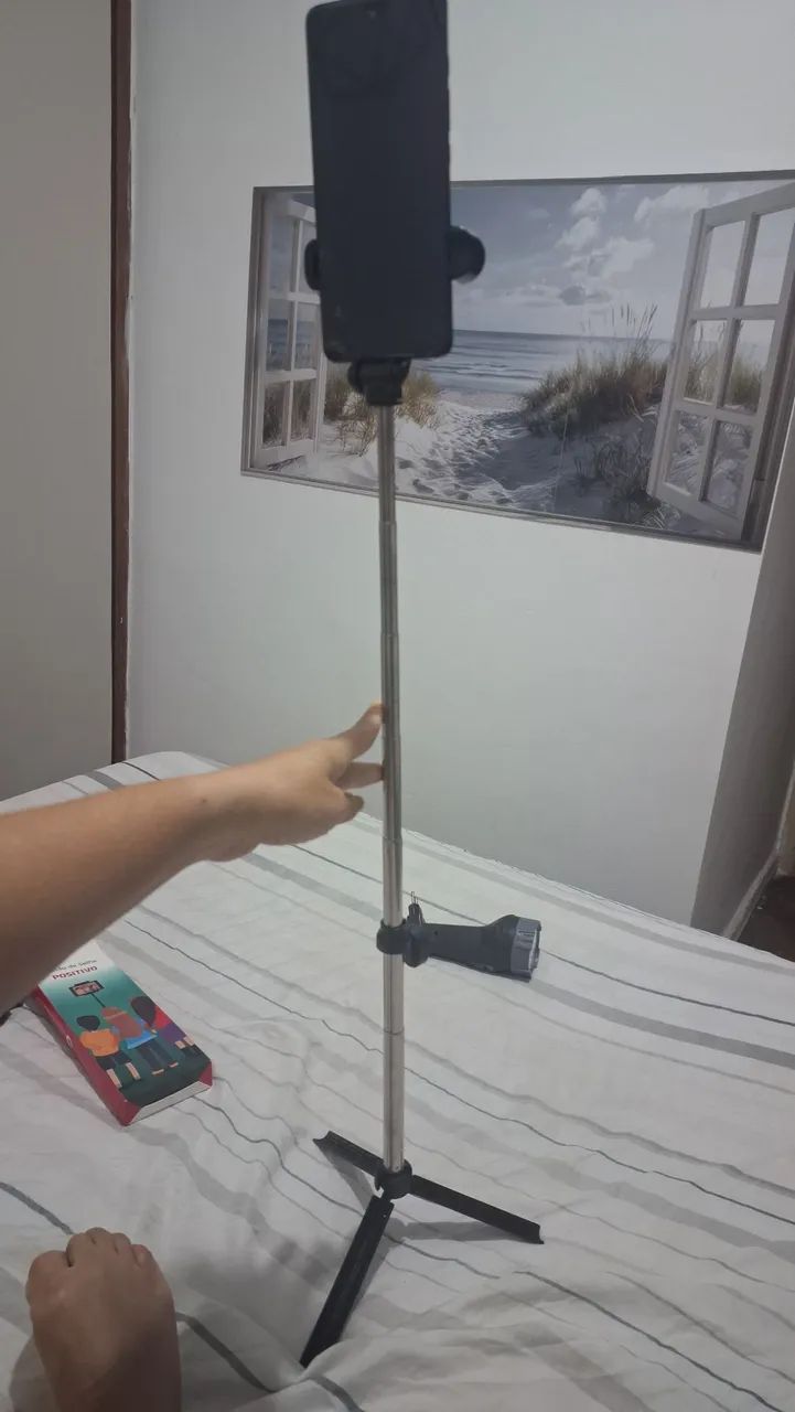 Tripé e bastão de selfie com bluetooth  - Foto 3