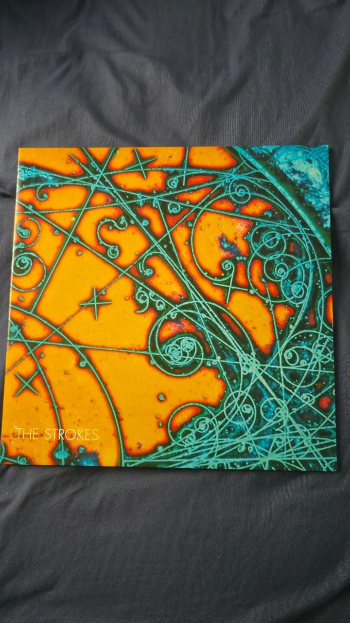 LP THE STROKES - IS THIS IT