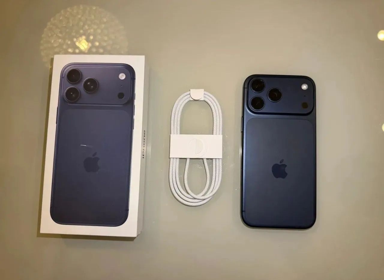 Vendo ou troco iPhone 17 pro max azul 