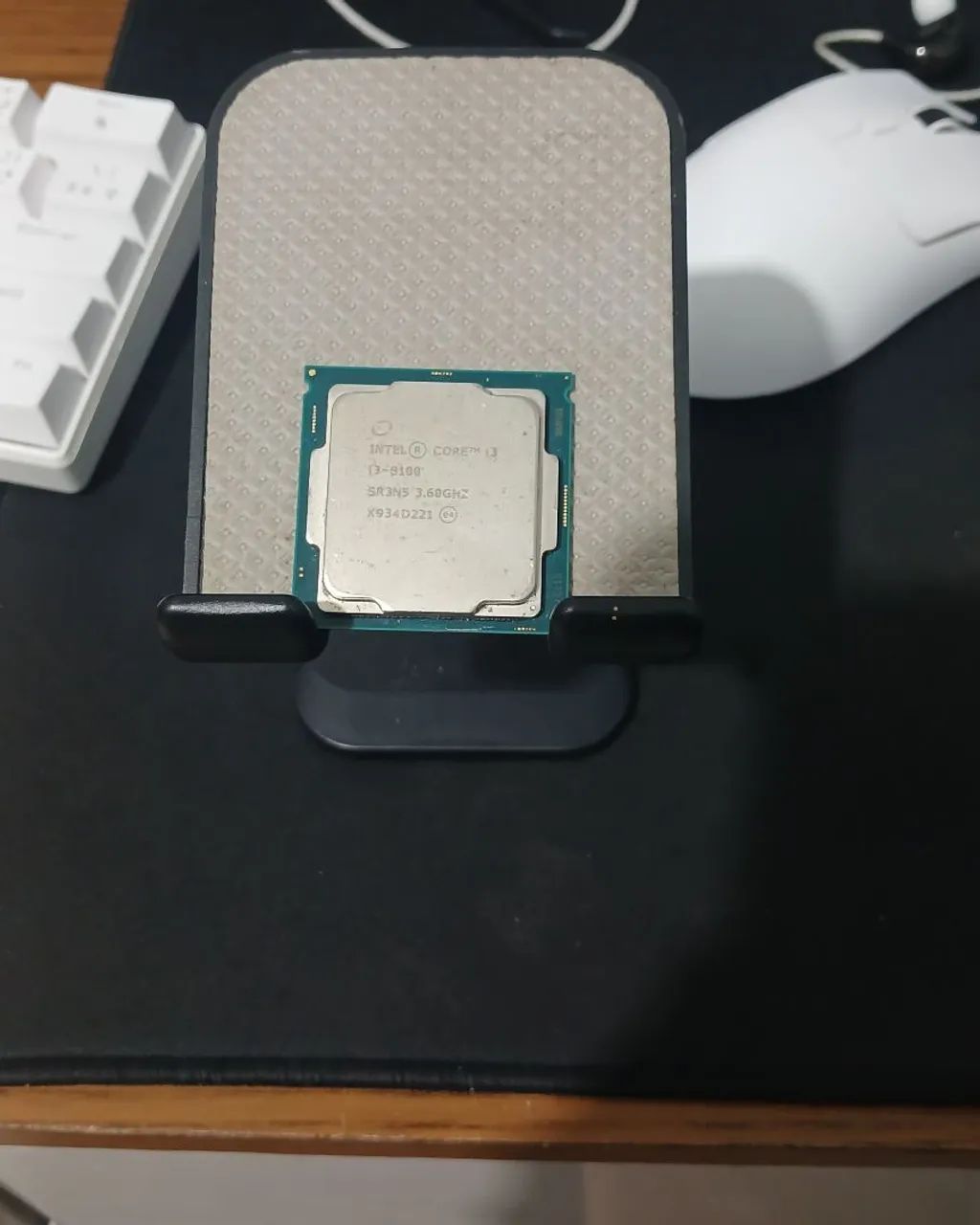 Vendo: Processador intel i3 de 8 geração ( usado )