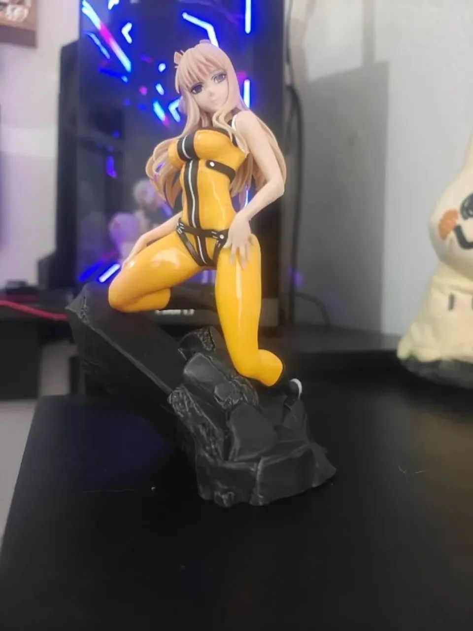 Os principais personagens de Go! Go! Loser Ranger
