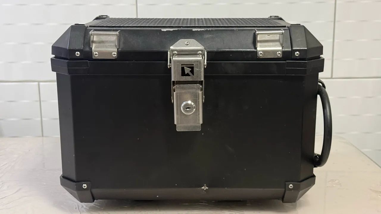 BAÚ PARA MOTO 45L estava em uma TIGER 800