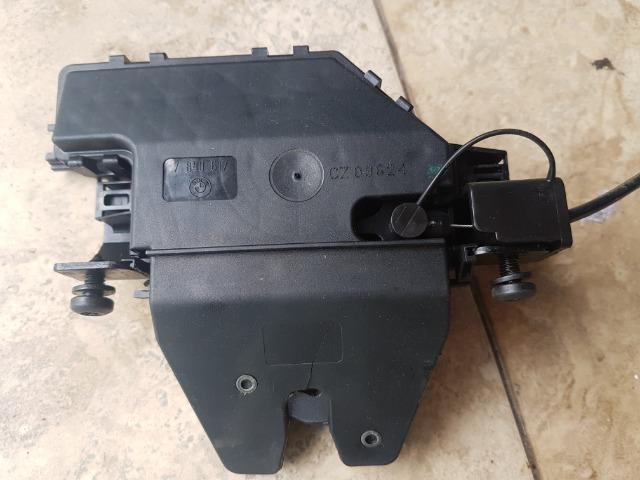 Fechadura eletrica da trampa traseira bmw 325 i original - Foto 2
