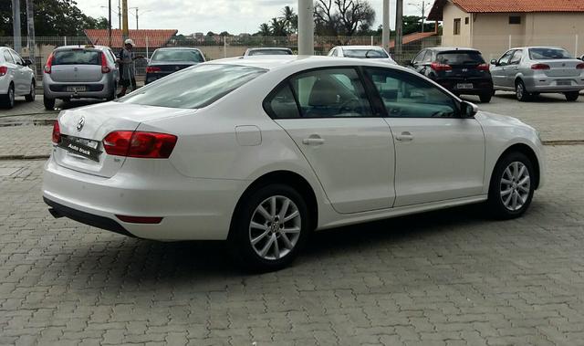 VW - VOLKSWAGEN JETTA COMFORTLINE 2.0 T.FLEX 8V 4P MEC 