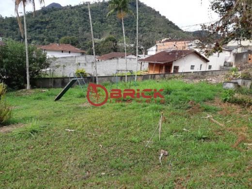Terreno plano com 428 m² no bom retiro.