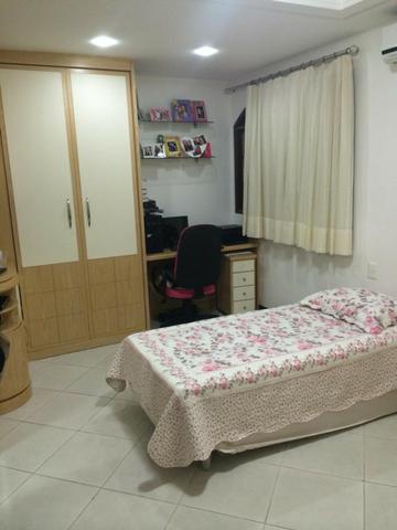 Linda casa triplex, 3 quartos, 3 vagas de garagens, Piscina e churrasqueira - Foto 6