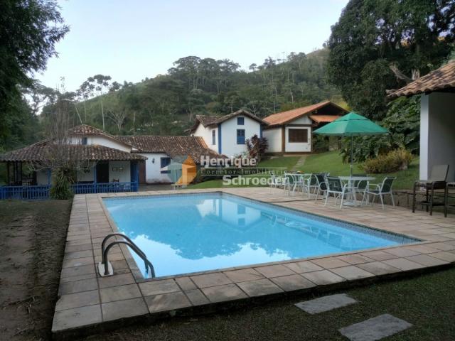 Sítio-haras c/ 9 casas, riacho, lago, piscina, futebol, sauna, br116 - próximo a teresópol - Foto 2