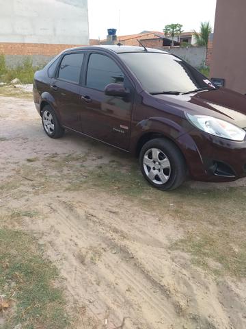 Fiesta Sedã 1.6 Class Flex Completo