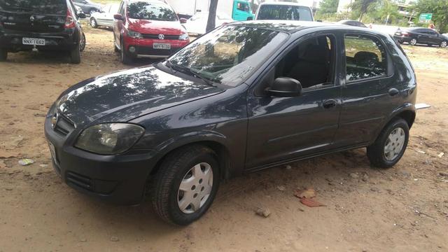 Celta 2009 com ar condicionador trava eletrica emplacado 2020 $ 13.900 - Foto 2
