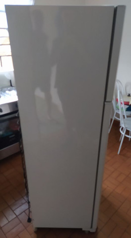 Geladeira Eletrolux frost free - Foto 2