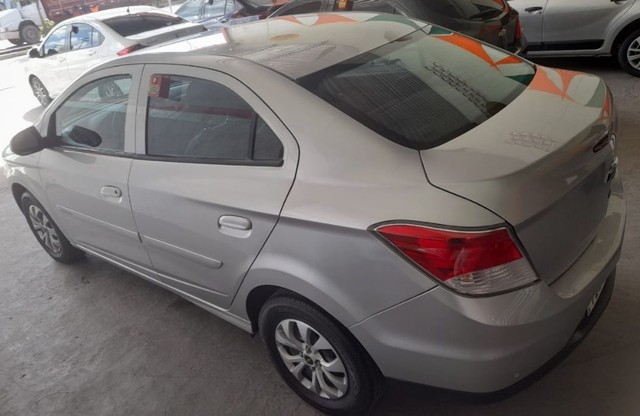 PRISMA 2015 SEDAN