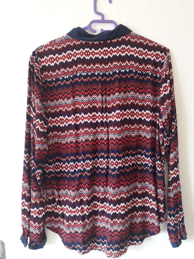Camisa estampada de botões (nova) | Tam G  - Foto 2