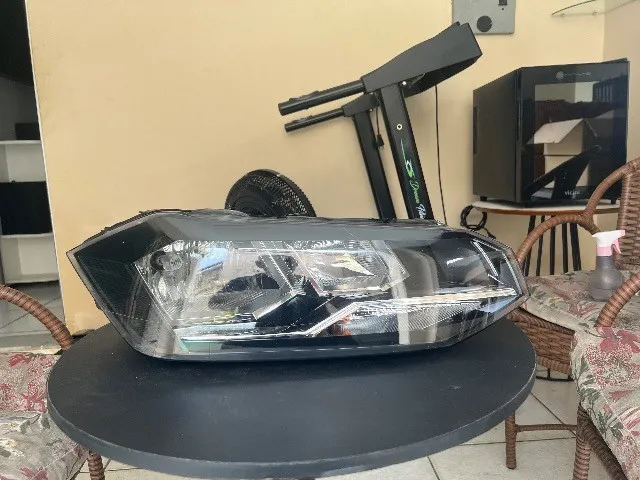 Farol Polo ou Virtus 2018 a 2022 (Original VW Lado Esquerdo)
