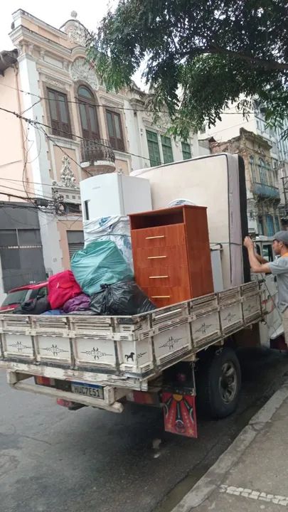 Fretes, mudanças e retirada de entulhos 