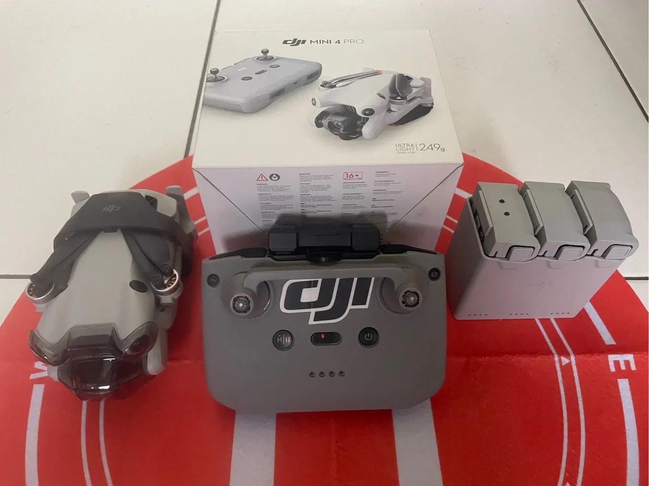 DJI mini 4 pro kit Fly more PLUS - Foto 4
