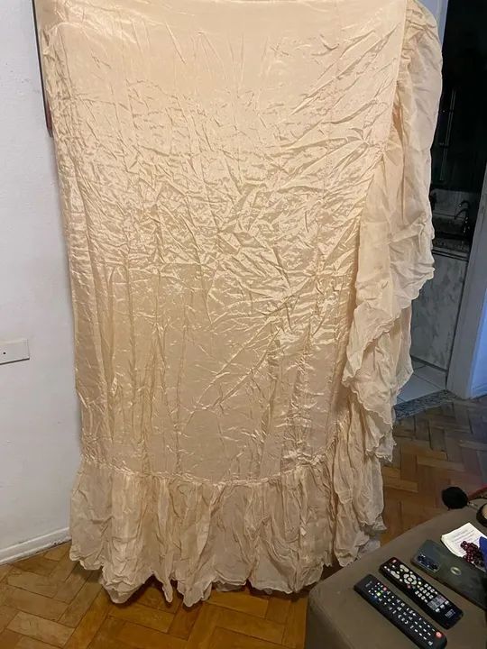 Toalha de mesa acetinada dourada