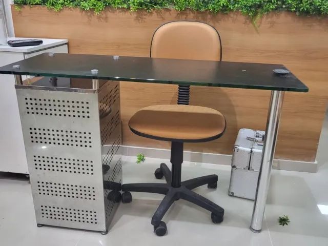 Mesa de manicure Van de Velde seminova