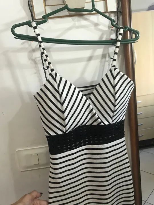 Vestido listrado preto e branco - Foto 4