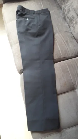 Calça social preta da Klug tamanho 40 usada mas bem conservada
