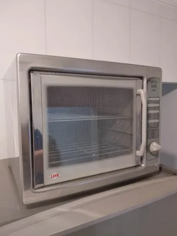 Forno a gás Layr Gold 2000 inox 46L. Não é elétrico.