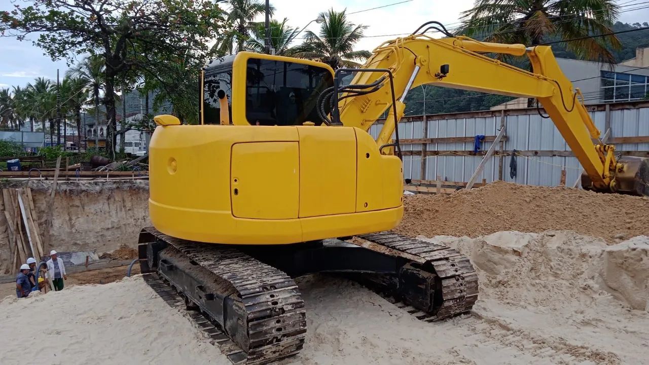 Escavadeira pc komatsu 138 ano 2009 giro zero 13 toneladas - Foto 2