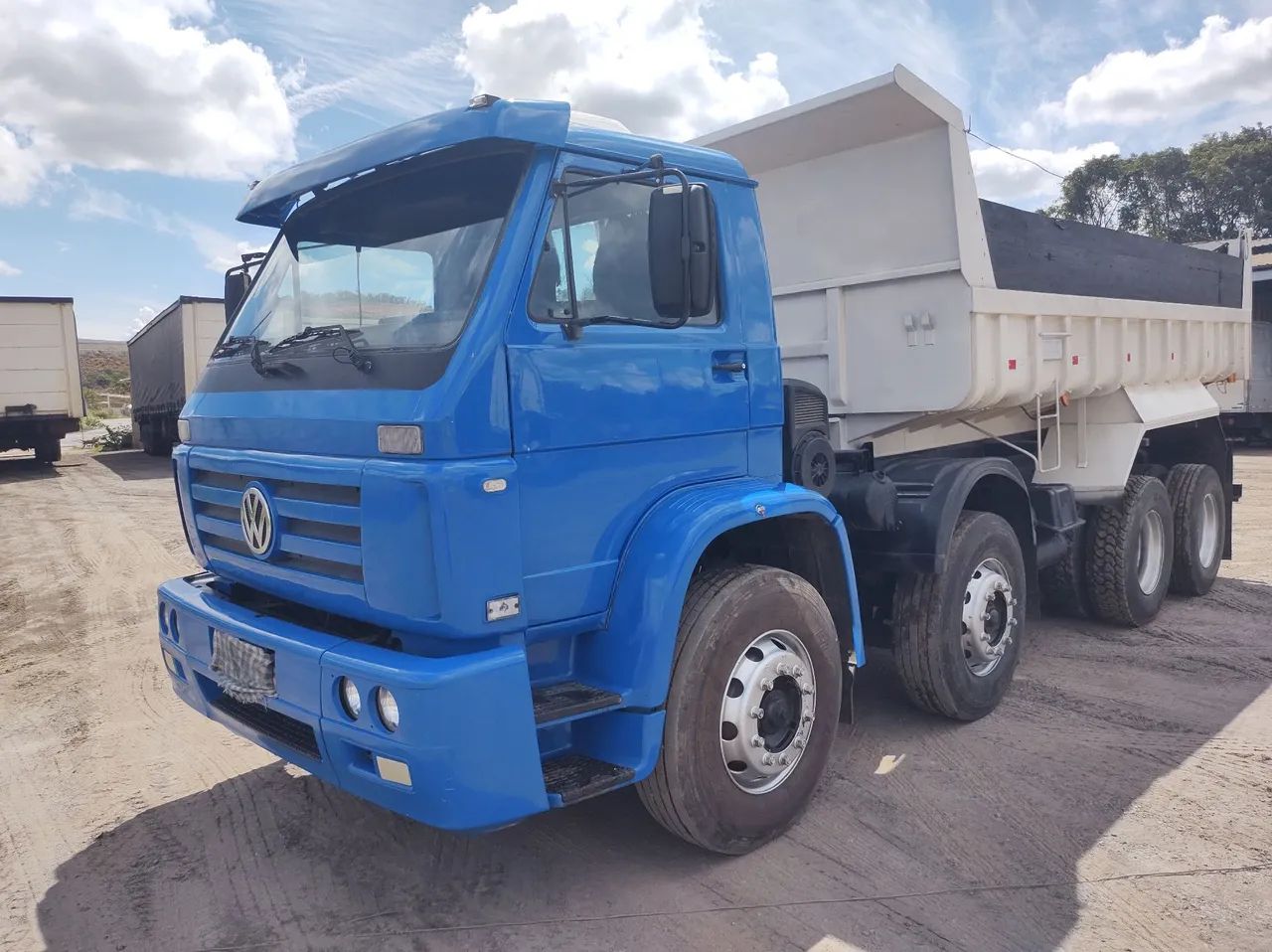 VW Titan 18310 bitruck 2004