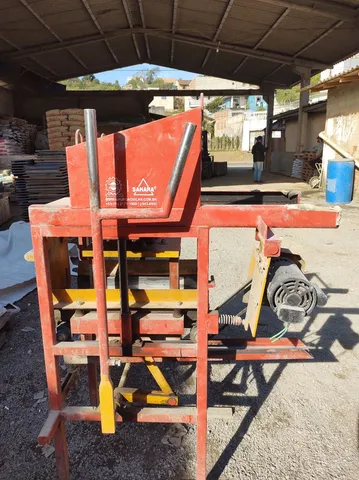 Máquina de fazer bloco