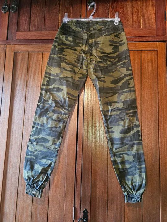 Calça jogger camuflada - Foto 3