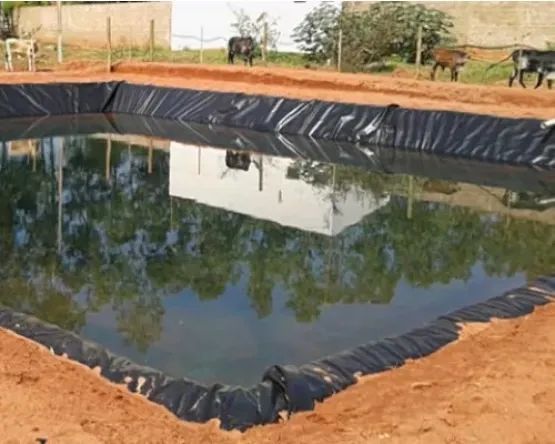 LONA PLASTICA PRETA/BRANCA PARA TANQUE PEIXE COM 200 MICRAS - Foto 4