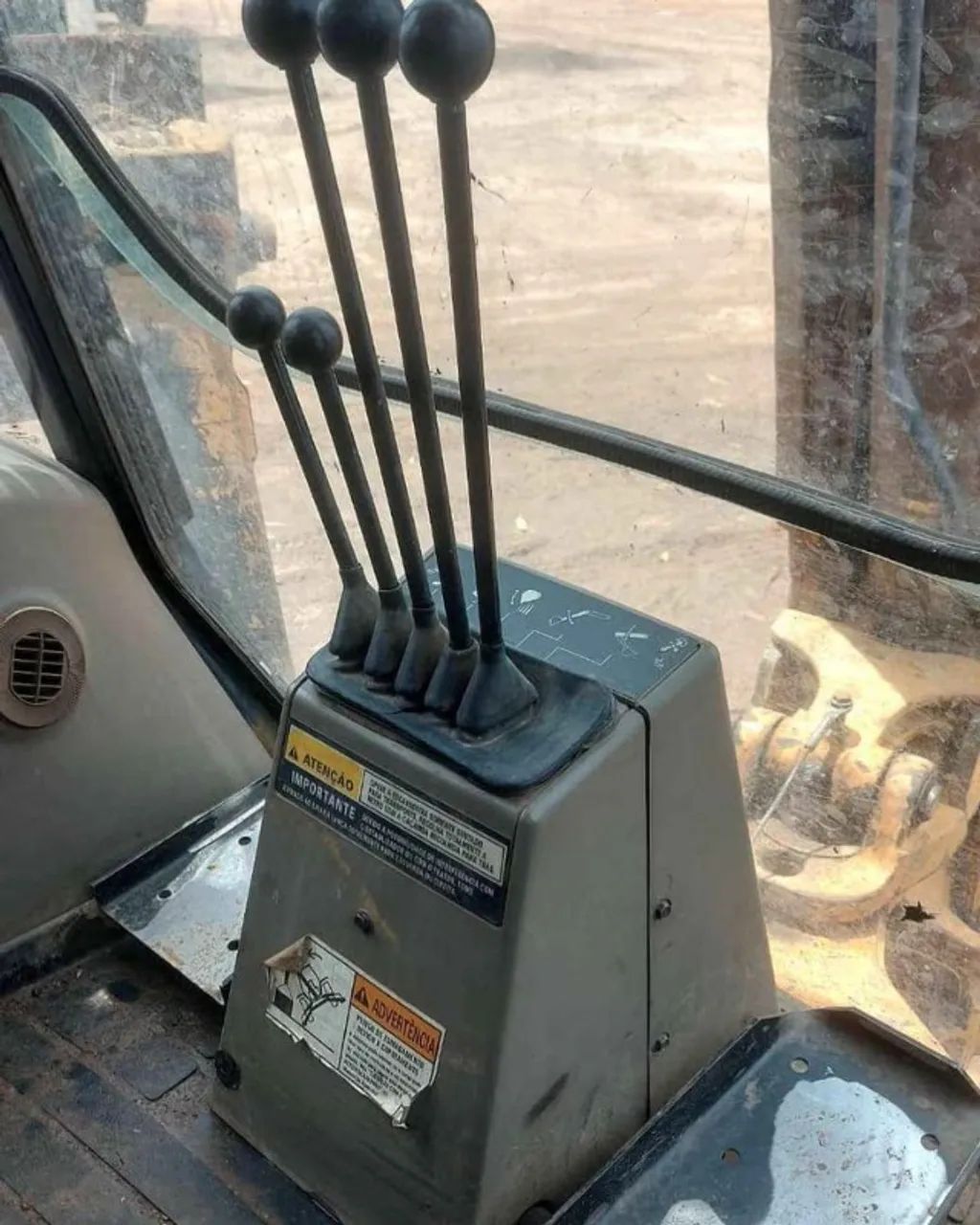  Retroescavadeira Case 580n ano 2016 - Foto 7