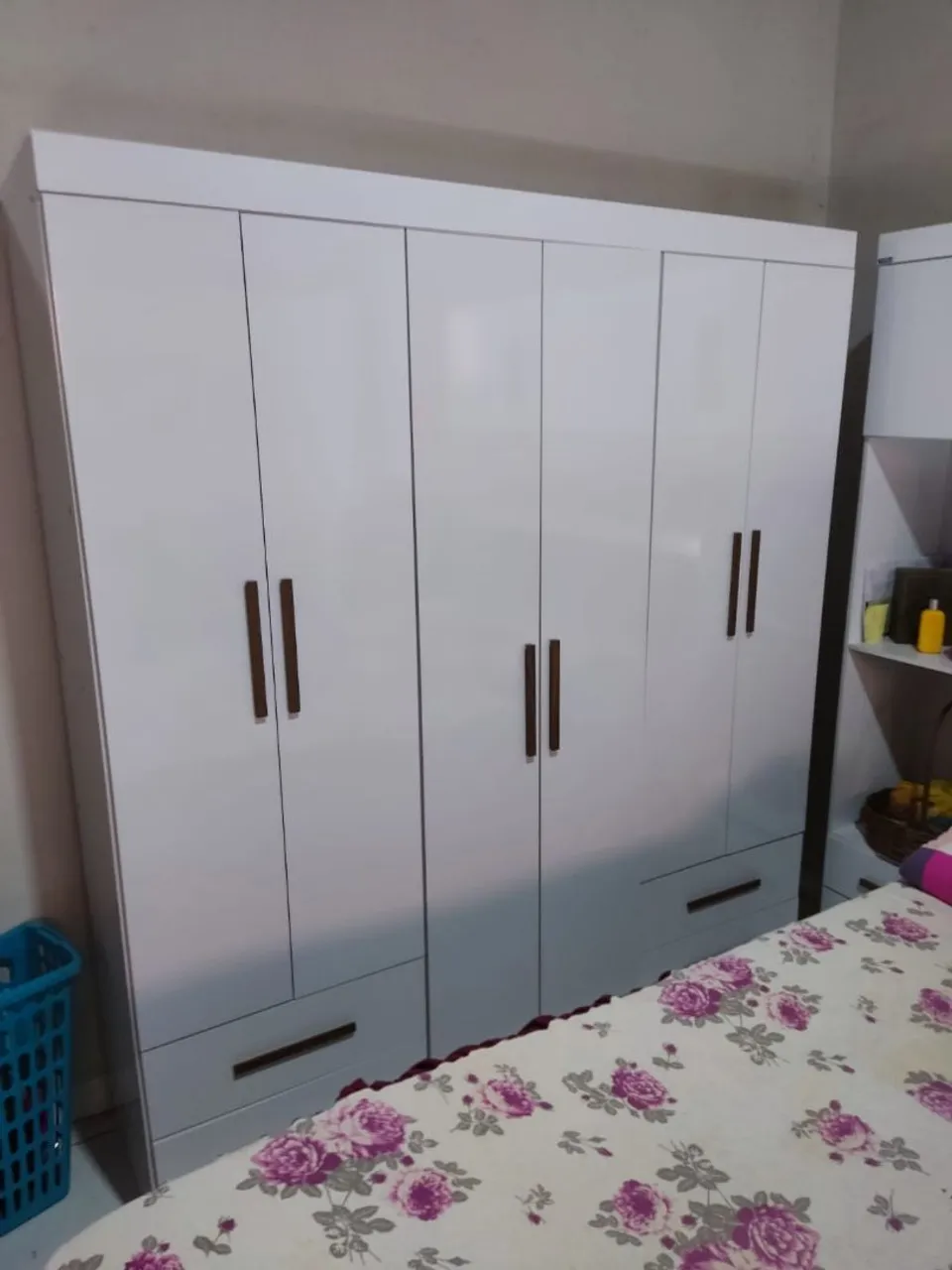 Guarda-Roupa Branco 6 Portas com Gavetas