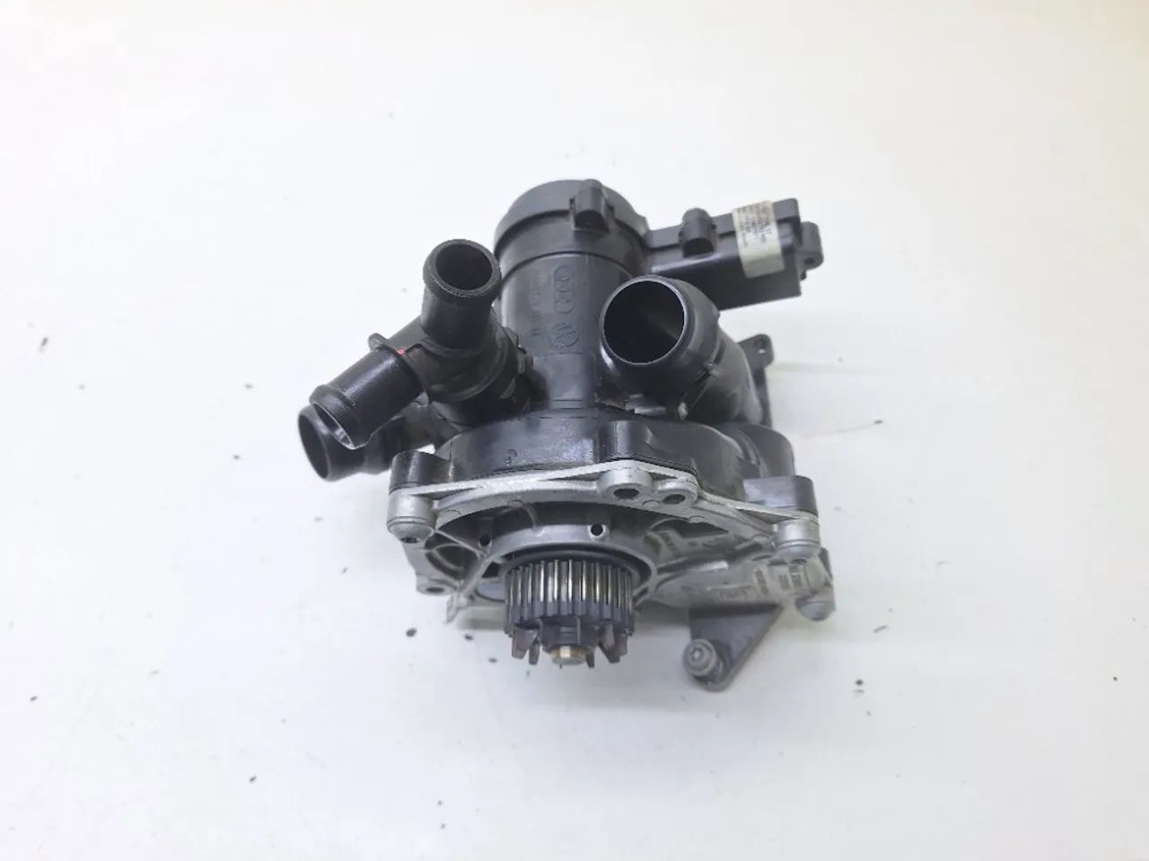 Bomba Agua Volkswagen Tiguan 2.0 2021 06l121111m  - Foto 2