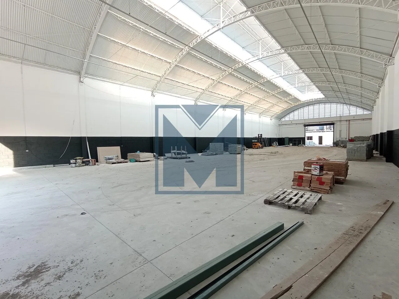 Galpão para Locação em Parque Novo Mundo - 1.6M² por R$75.000