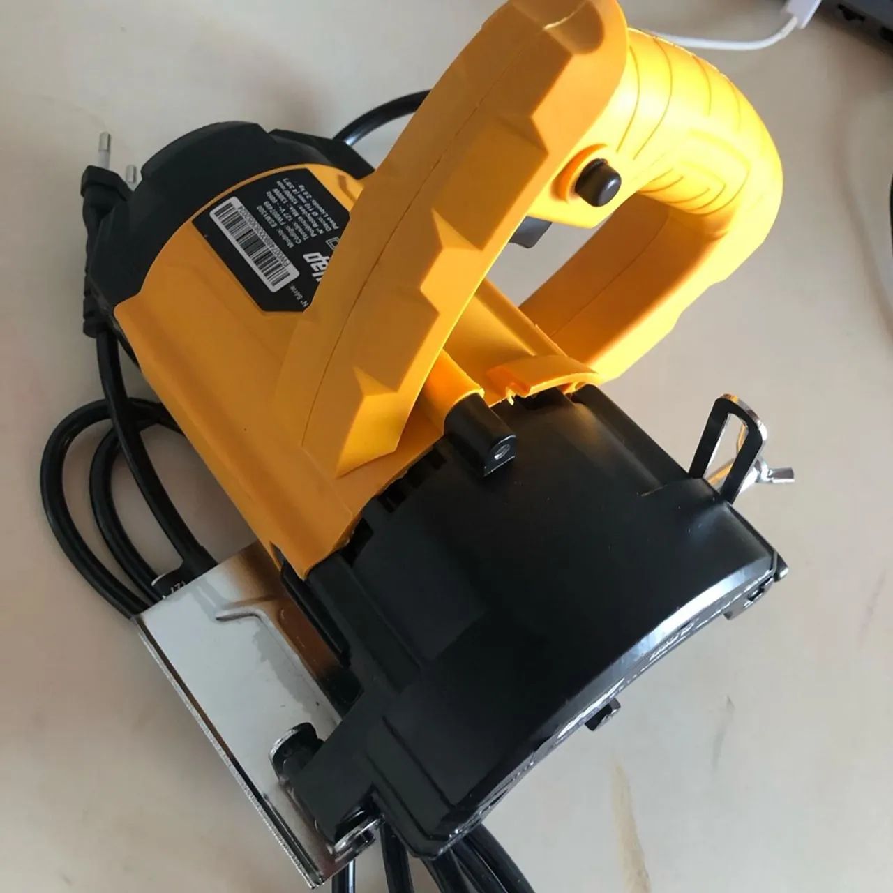 Serra mármore 1300w NOVA