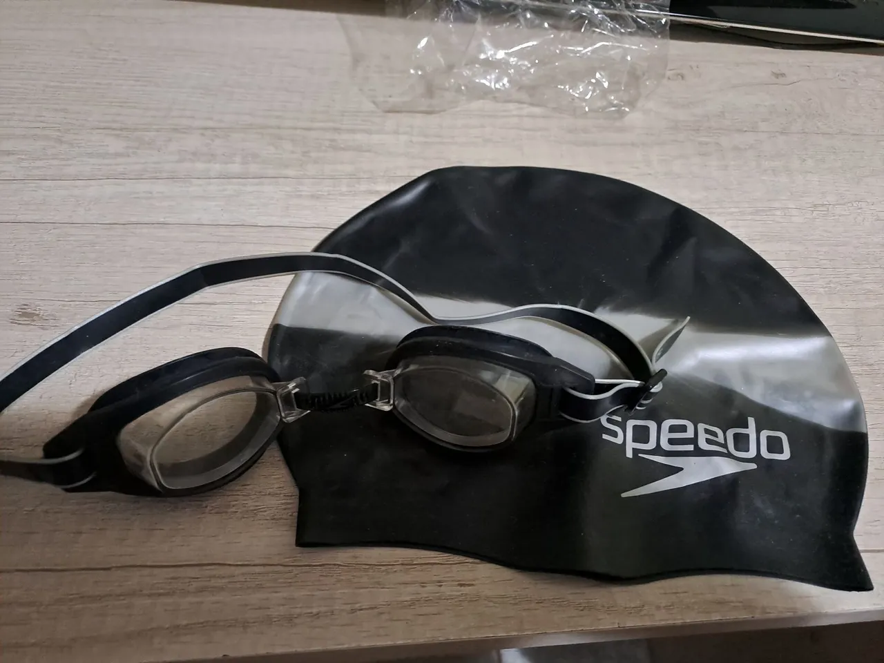 Óculos de Natação Speedo + touca - Novo