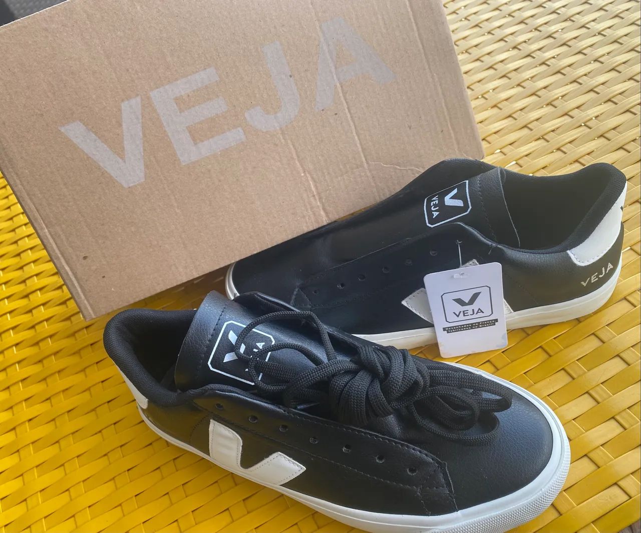 Tênis Veja preto e branco n 40 - Foto 3
