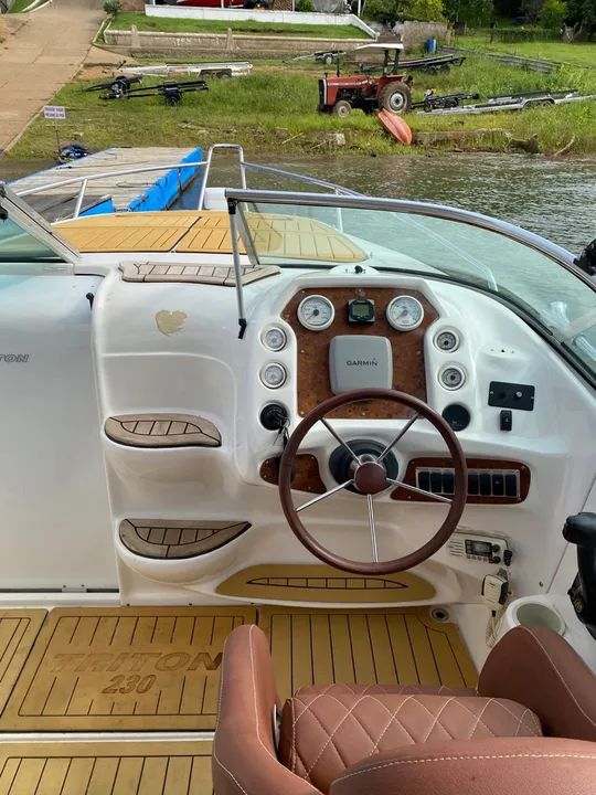 Lancha Triton impecável 23 pés - motor recém revisado - Foto 10