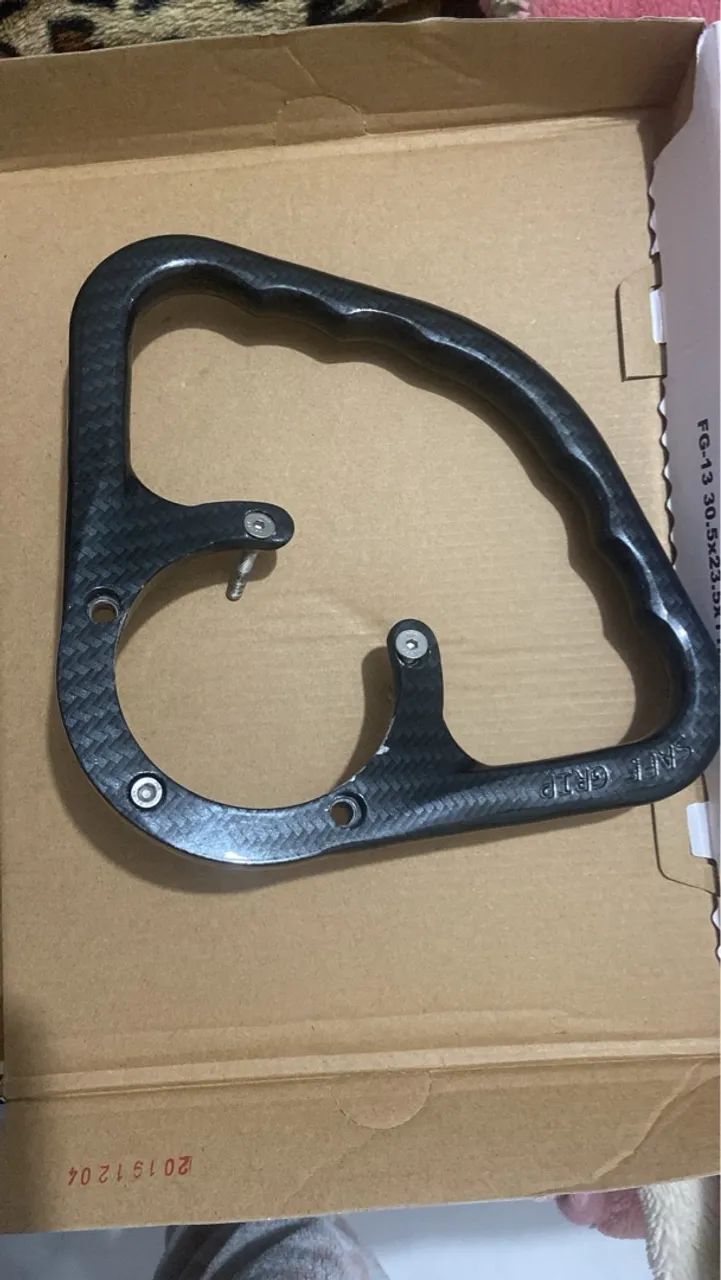 Escapamento Akrapovic Moto e alça para tanque - Foto 2
