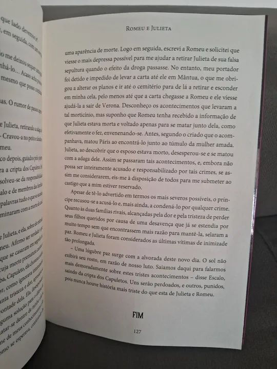 Livro Romeu e Julieta - William Shakespeare - Foto 3