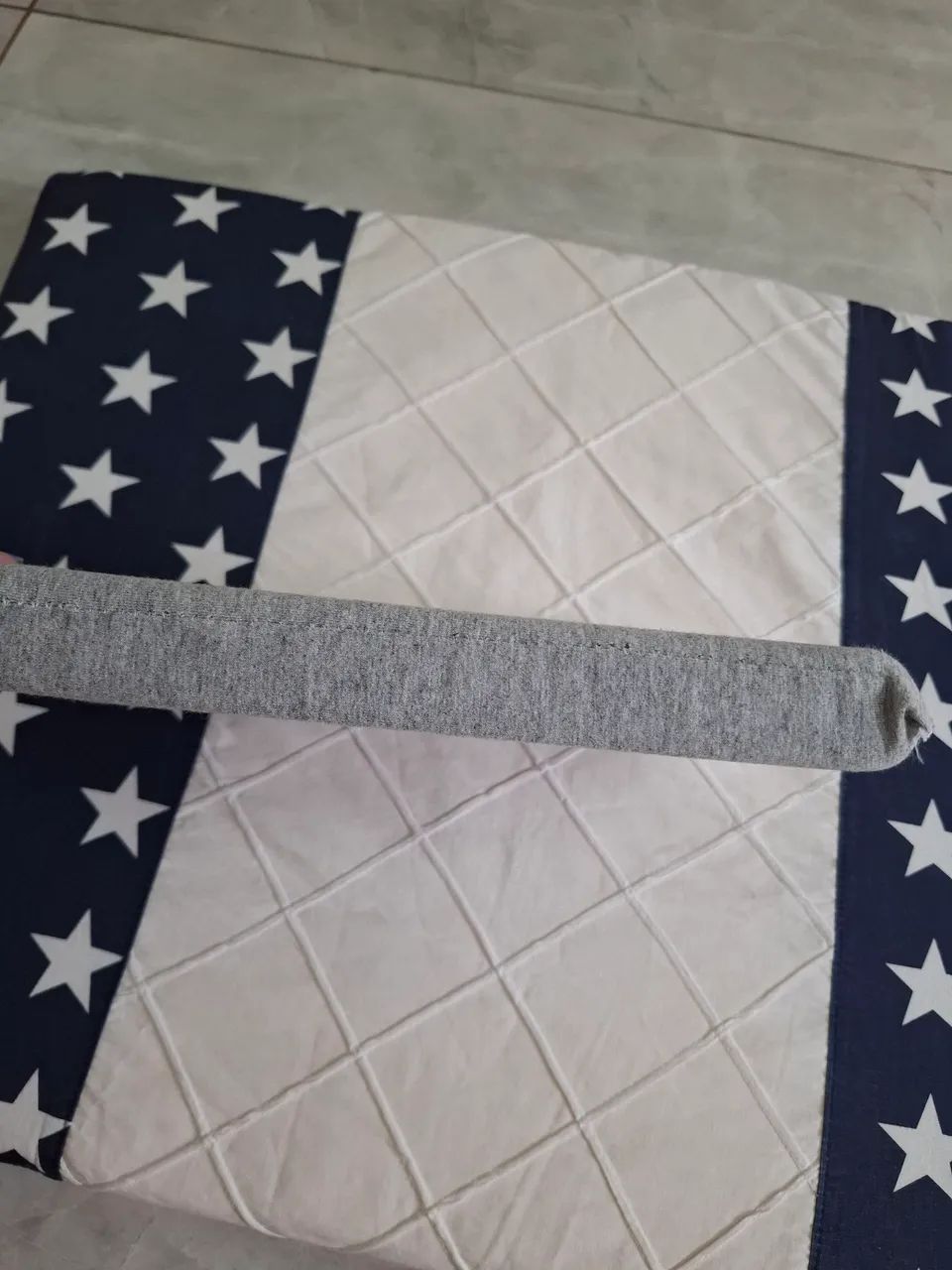 Trocador de cômoda e travesseiro bebê  - Foto 2