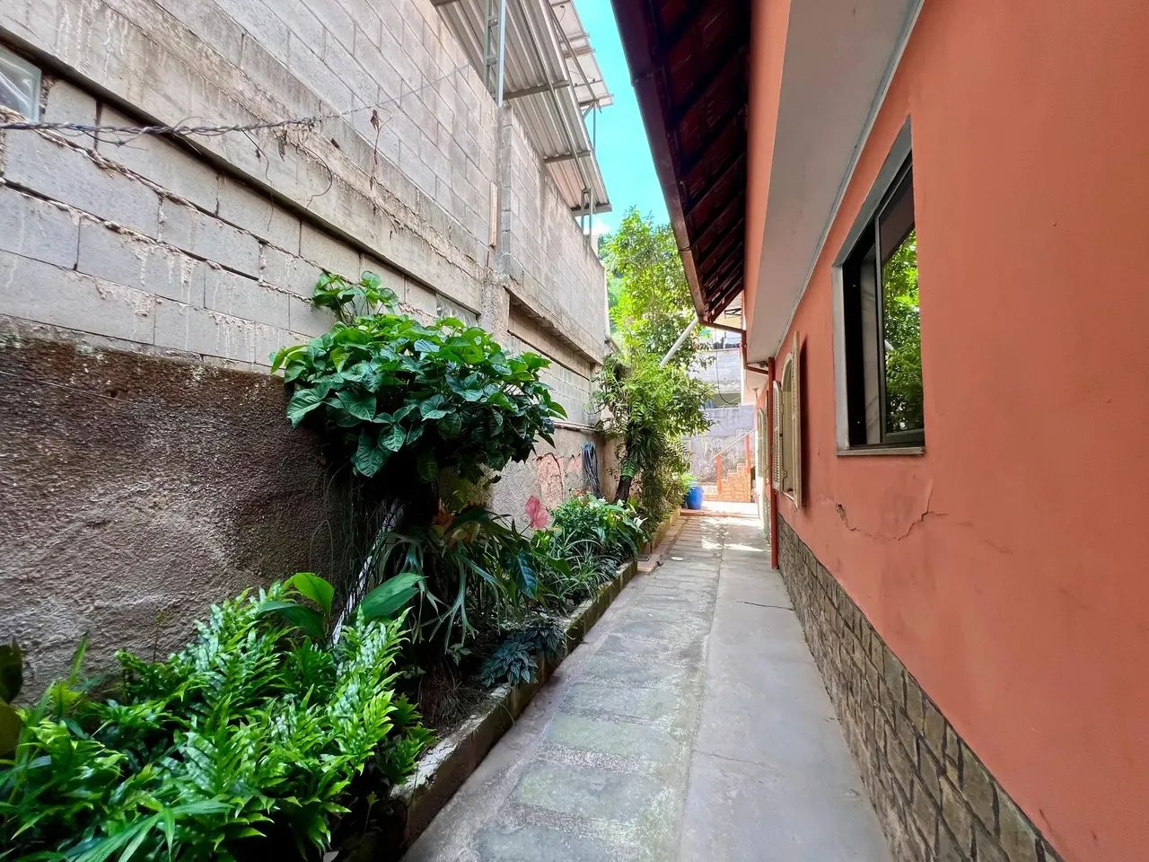 Casa com 03 quartos na Vila Amélia - Nova Friburgo - RJ